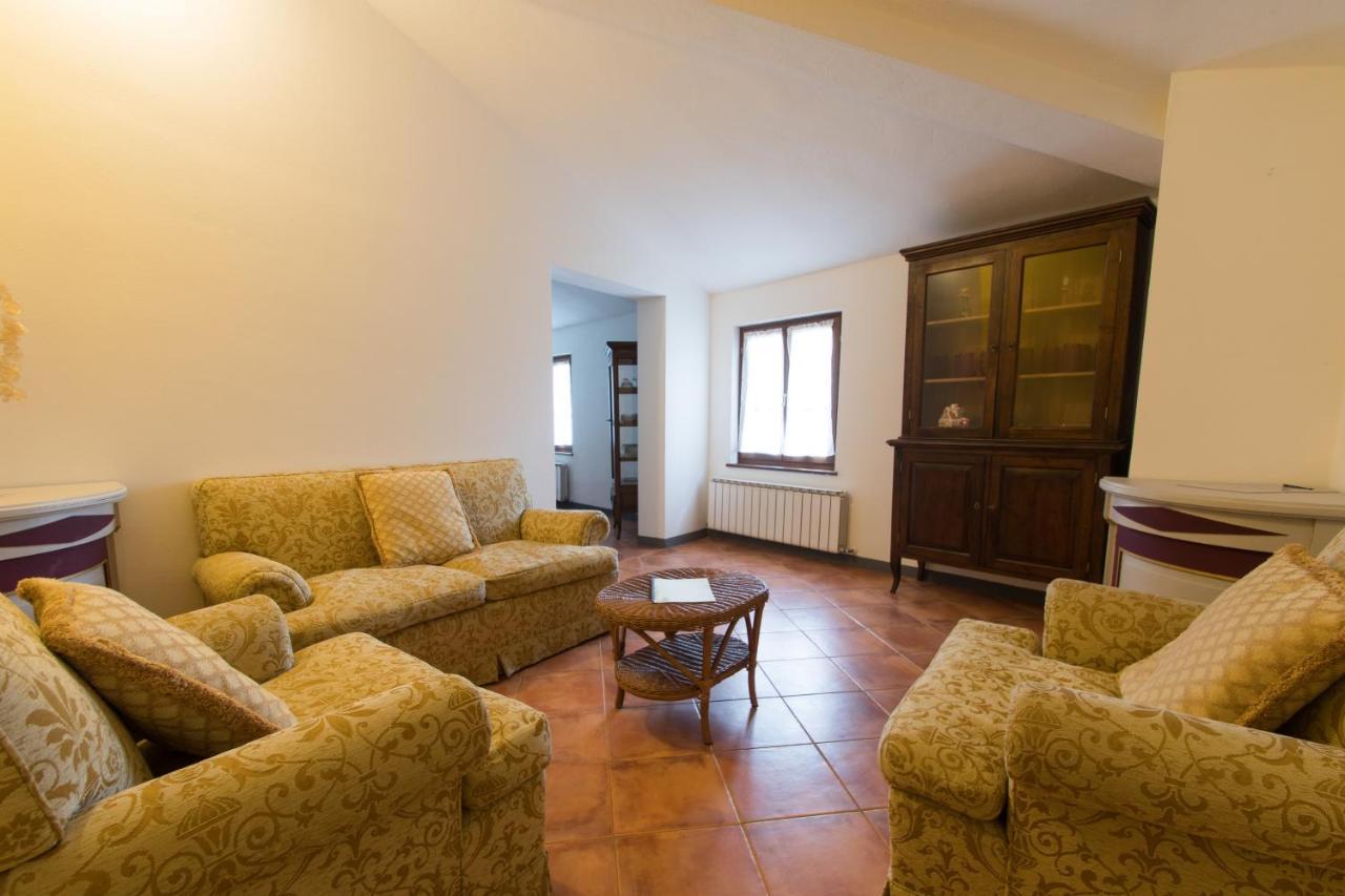 Casa Vacanze Villa Giusterna Monte Benichi Экстерьер фото