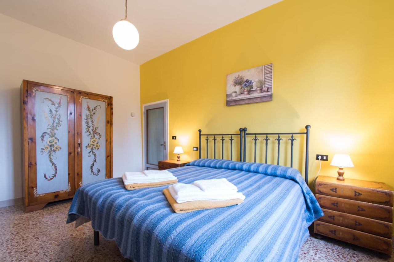 Casa Vacanze Villa Giusterna Monte Benichi Экстерьер фото